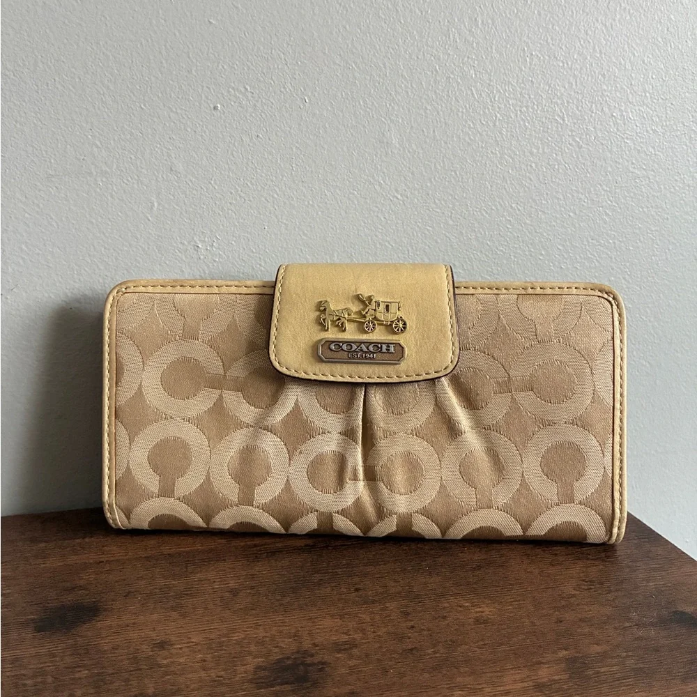 Coach Madison Op Art Signature Sateen Wallet - Picture 1 of 7
